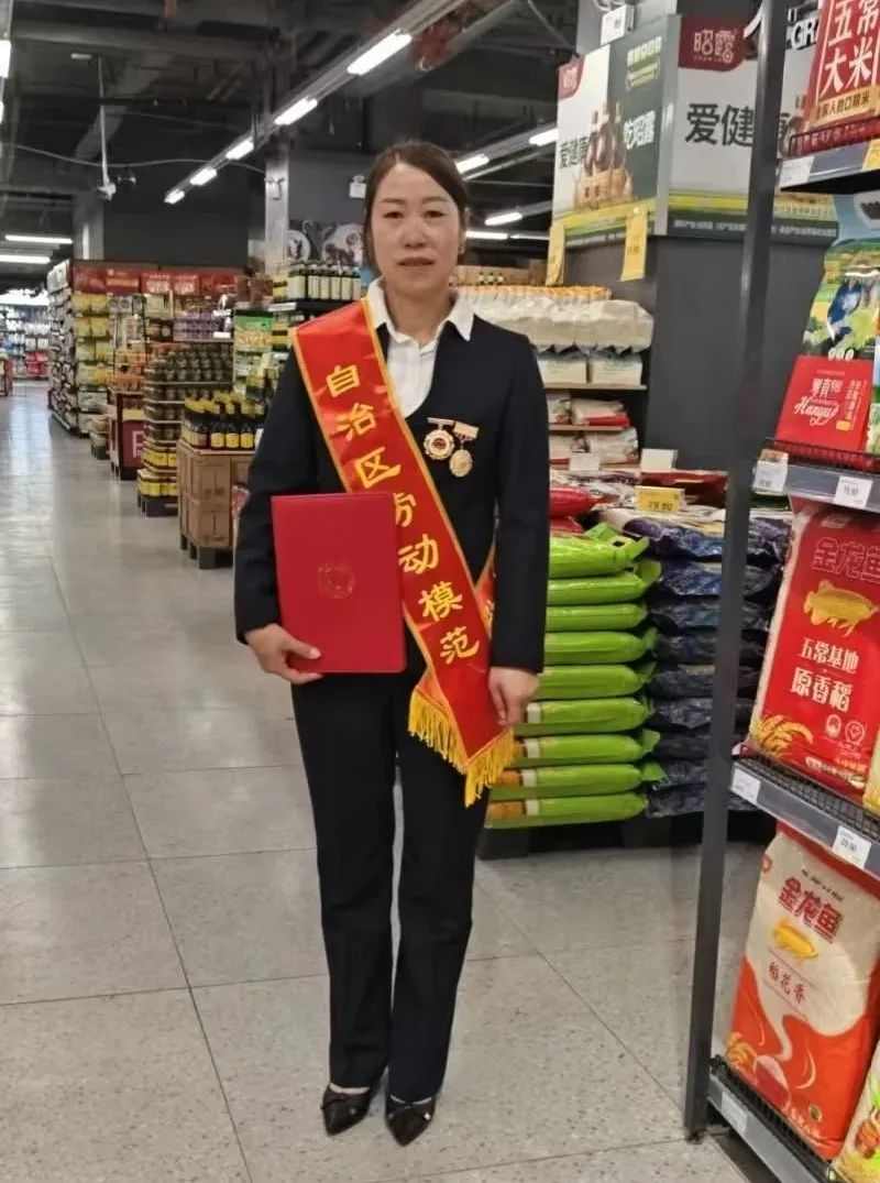 【家鄉(xiāng)好超市】五一國(guó)際勞動(dòng)節(jié)｜在家鄉(xiāng)好，“打工人”活成了教科書(shū)